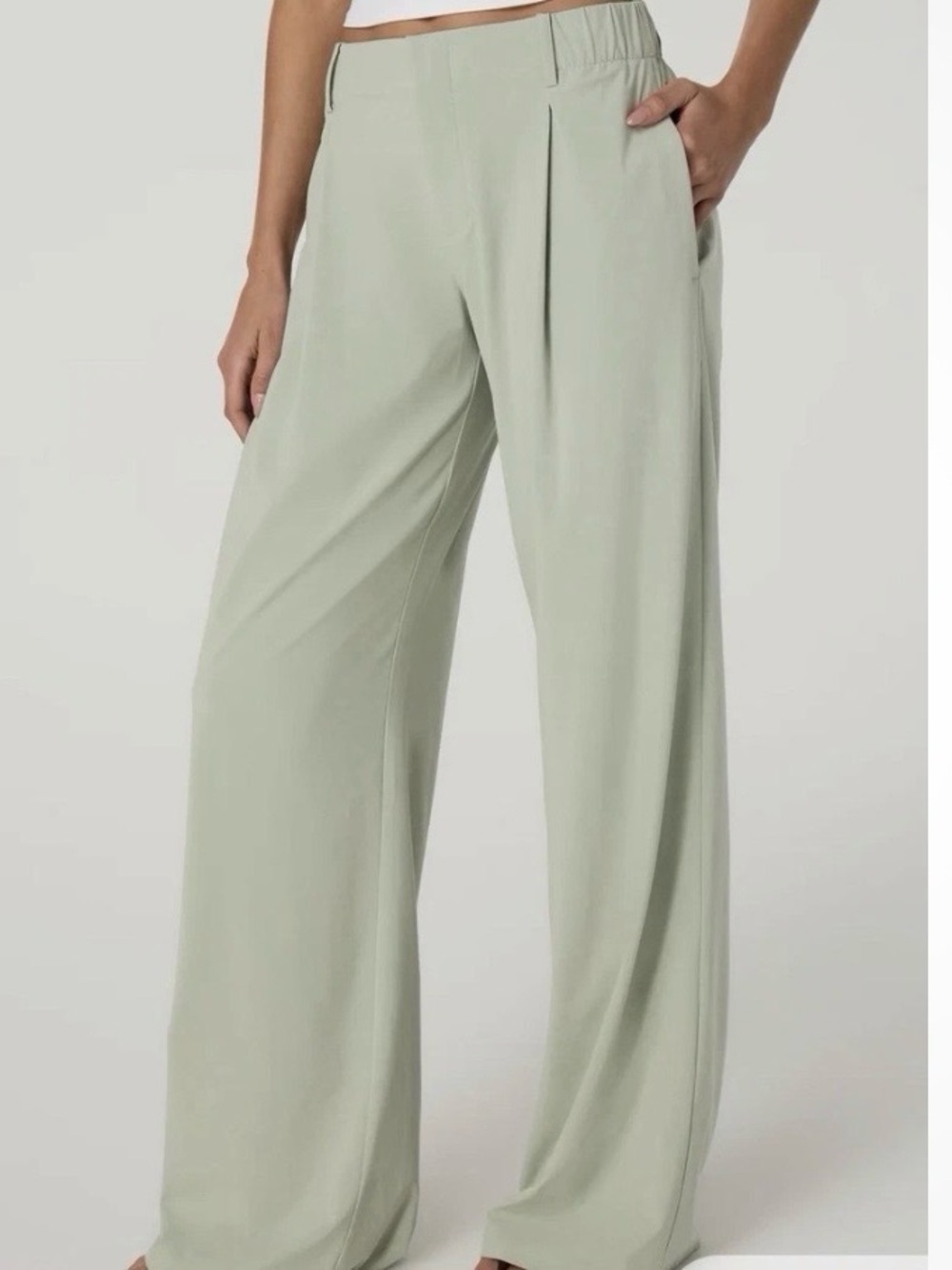Vuori Wide-Leg High-Rise Pants in Sage Green
